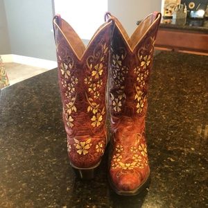 Women’s cowboy boots